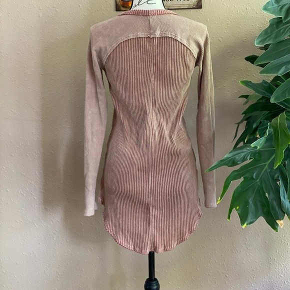 Gilded Intent Washed out brick red sweater blouse - Picture 4 of 7